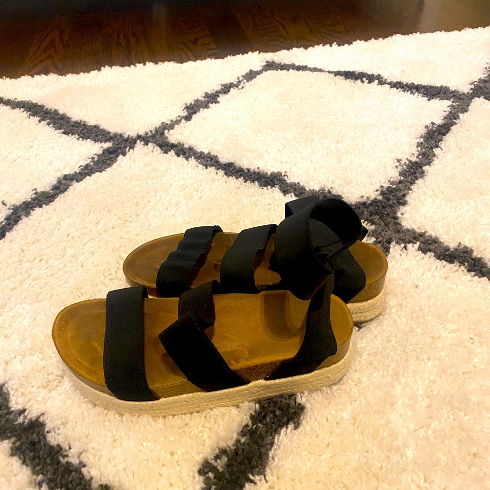 Dress up strappy platform sandals